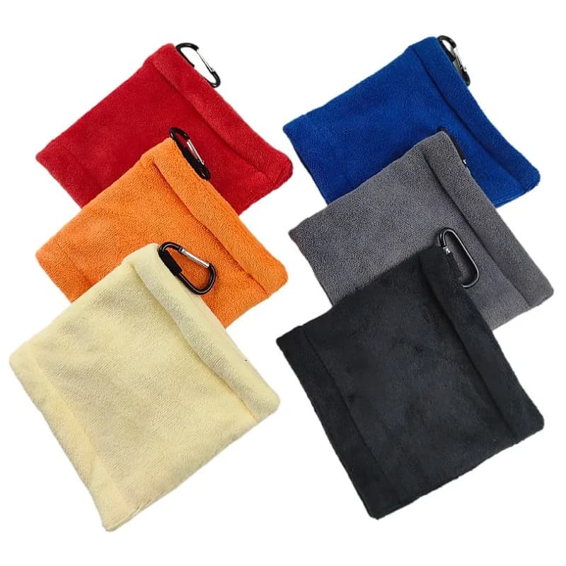 Asciugamano quadrato per la pulizia della pallina da golf morbido e confortevole in microfibra con moschettone Detergente assorbente Accessori per la pulizia del golf