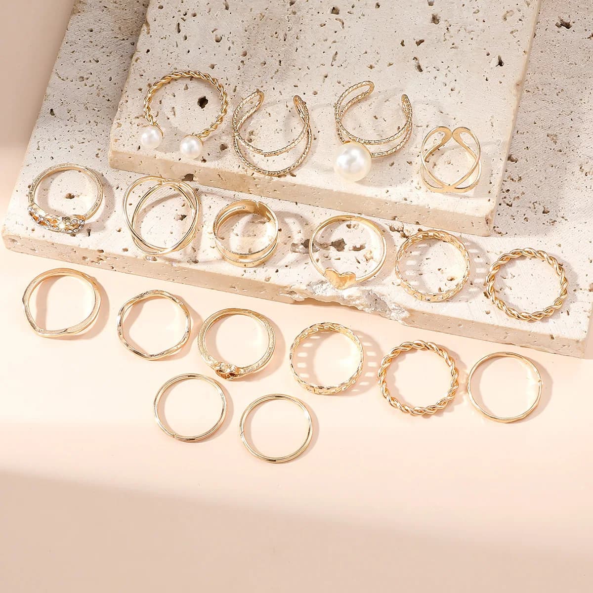 Nuovo produttore di anelli da donna in metallo tempestato di diamanti con perle a 8 caratteri, temperamento d'amore, luce, moda di lusso, 18 pezzi