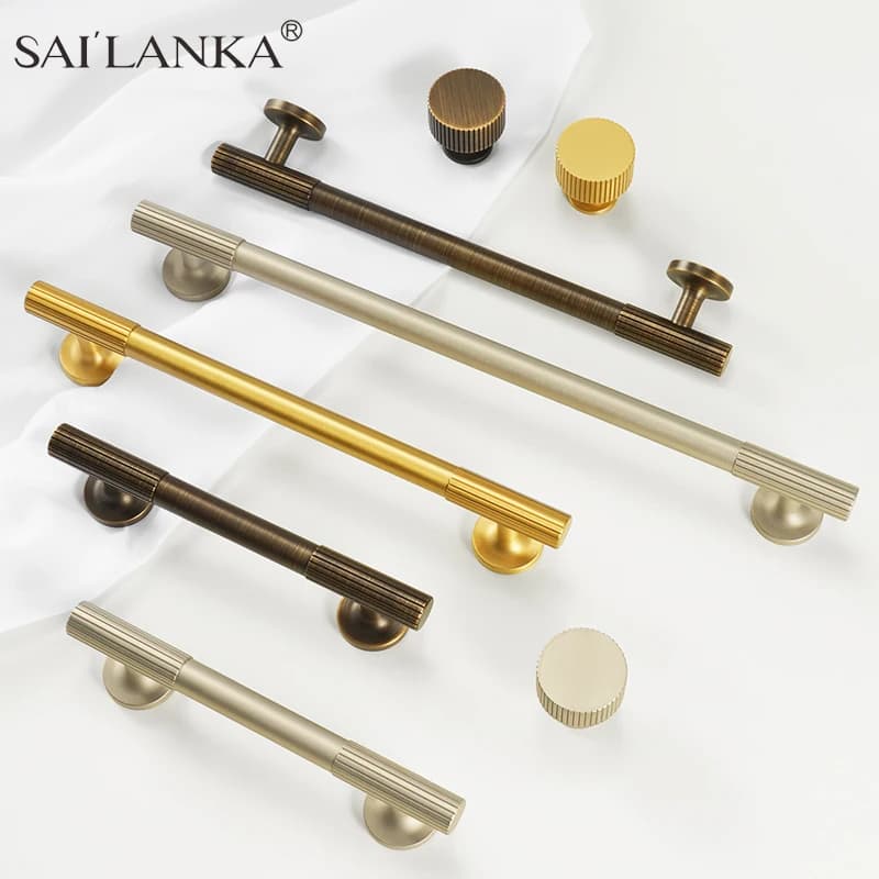 SAILANKA Maniglie e Pomelli in Ottone Anticato di Lusso, Maniglie a T per Mobili, Armadi, Cassettiere, Credenze, Cassetti, Cucina
