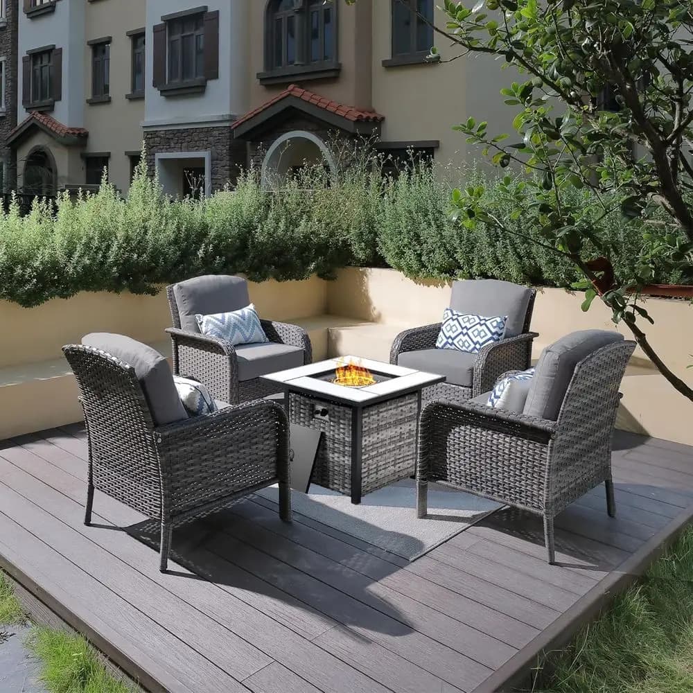 Set of outdoor furniture in 4-piece wickers with 30 tables for braziers and padded chairs with high backrest in grey
