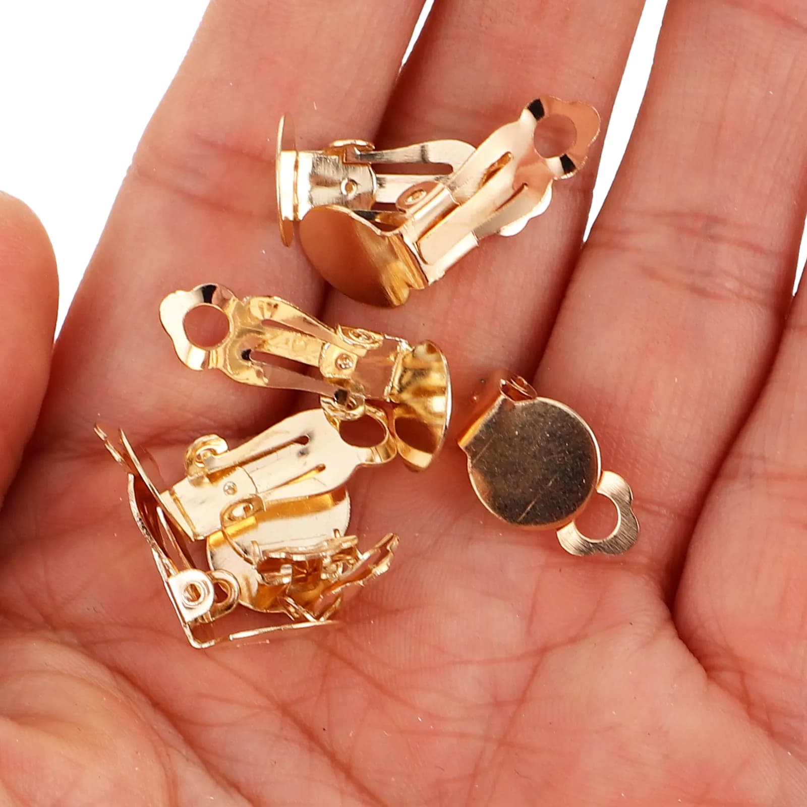 50 Pezzi Orecchini a Clip a Forma di Rana per Orecchie Non Forate, Base Piatta per Creazione Gioielli Fai-da-Te, Comodi, Sicuri e Regolabili