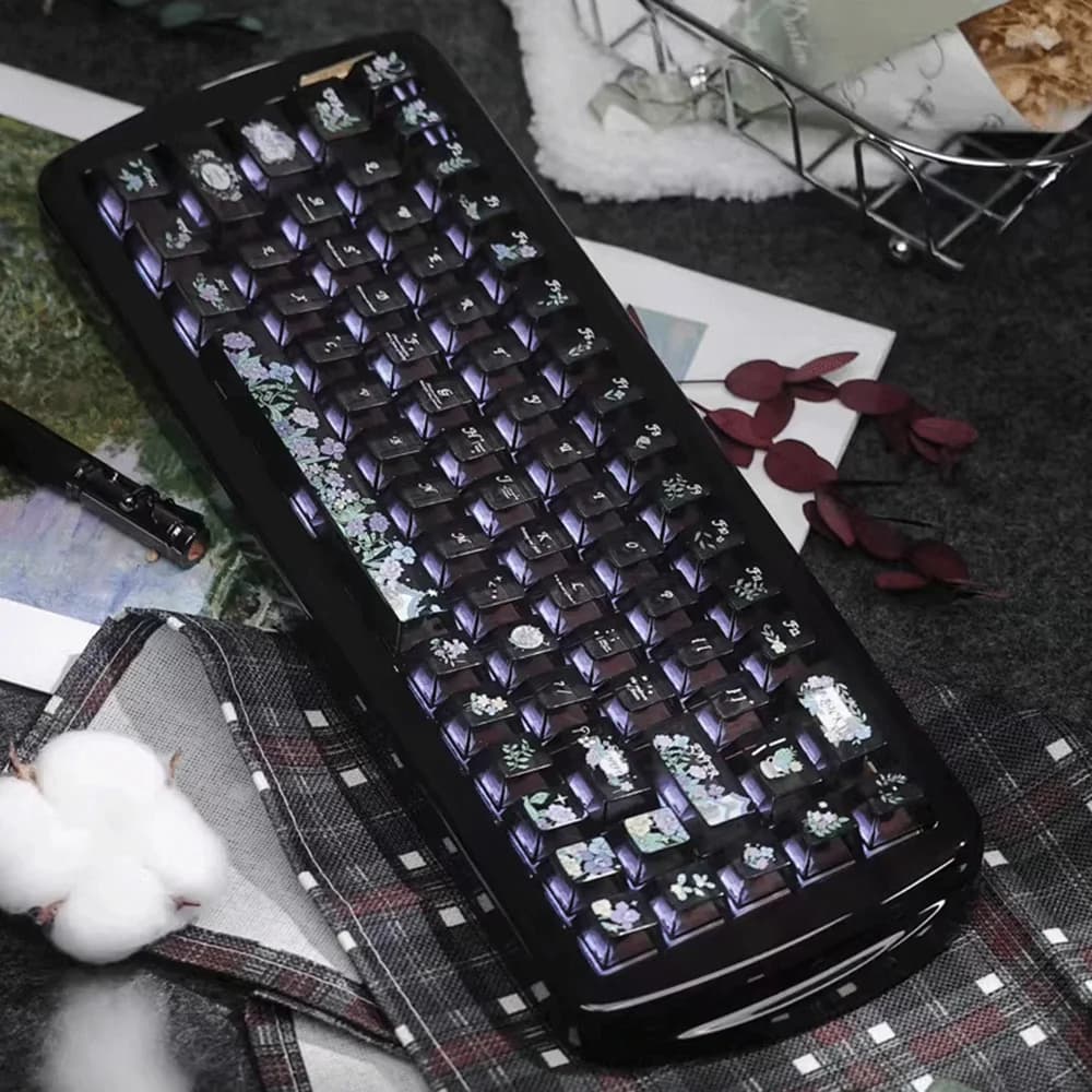 Keycaps Serie Dark Ink Garden, Decorativi, Altamente Sublimati, per Tastiere Meccaniche DIY, Compatibili con 60/61/68/75/87/99/104