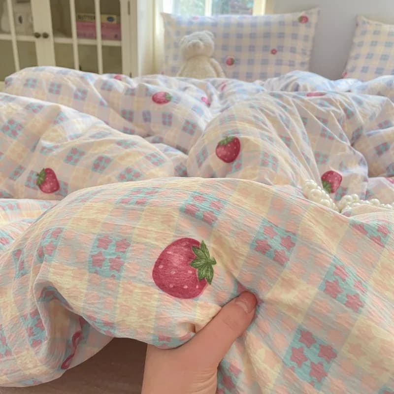 Set di Biancheria da Letto Coreana con Motivo Fragola, Lenzuola, Copripiumino con Federe, Misura Queen e King, Set Morbido di Biancheria da Letto