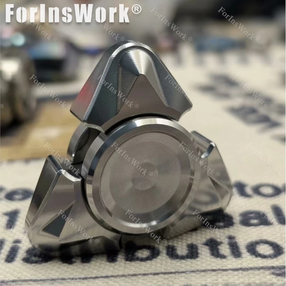 NJT Vader Coltello in acciaio inossidabile Modello Fidget Spinner Giocattoli per l'ansia Giroscopio con punta delle dita Giocattoli Fidget in metallo