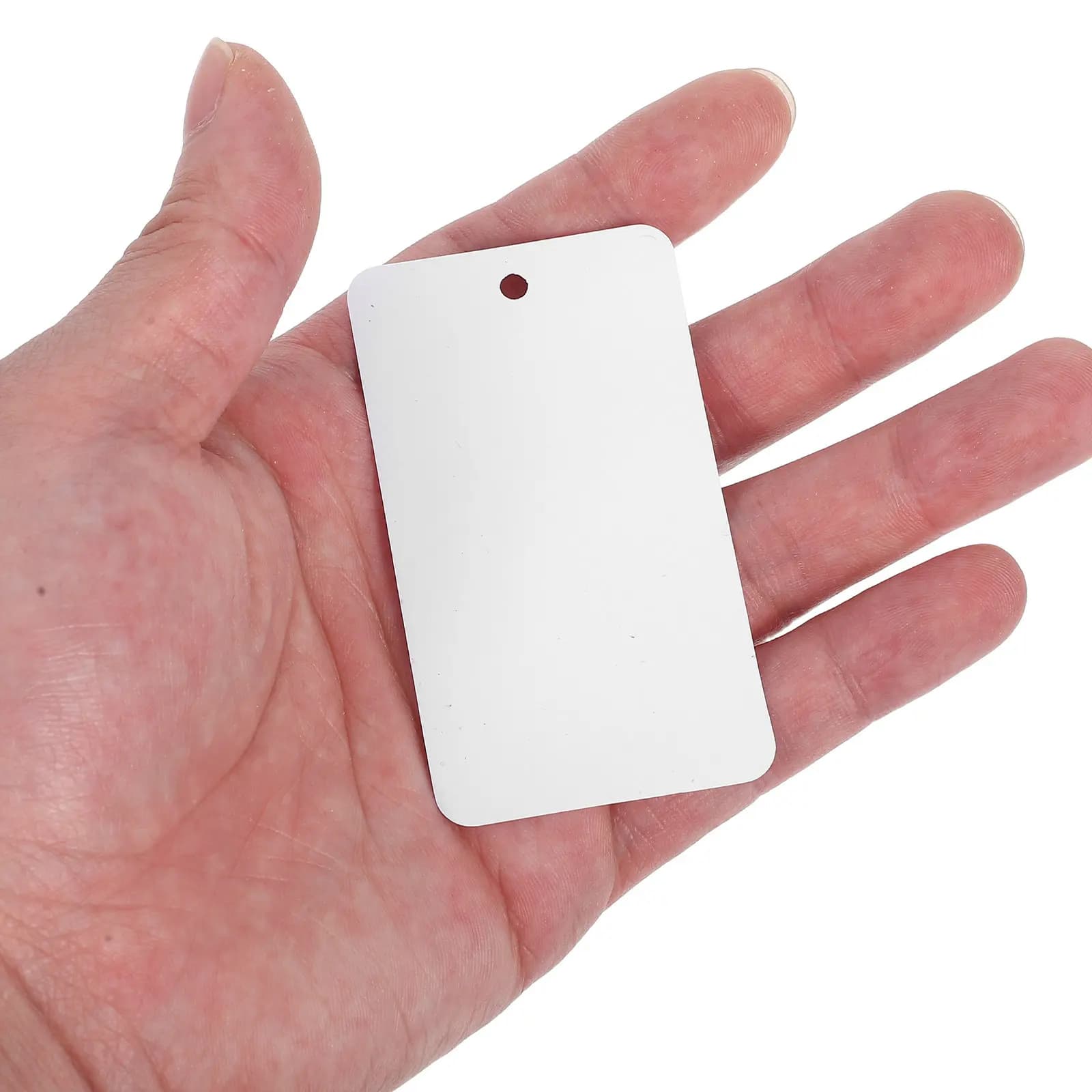 100 Pezzi Etichette PVC Bianche Impermeabili con Cordino per Etichettatura, Porta-Nome, Espositori per Gioielli
