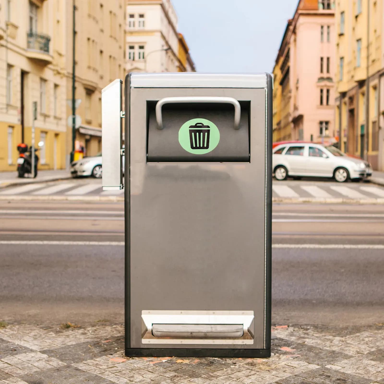 1Sheet Glow in Dark Trash Can Stickers PVC Recycling Labels Self Adhesive Waterproof Garbage Bin Decal for Home Office Outdoor