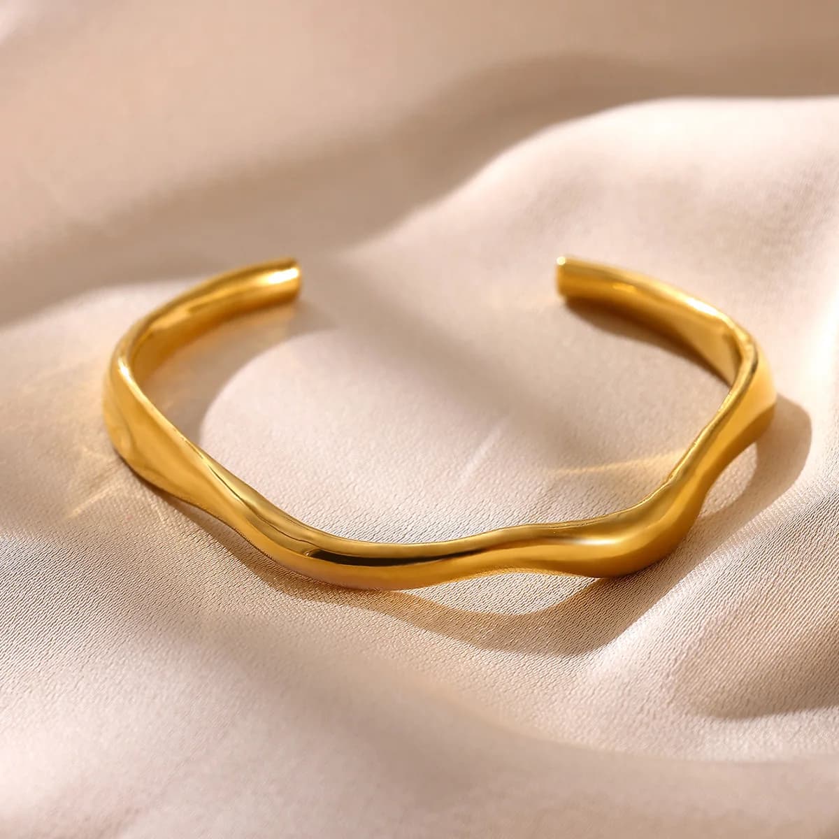 Bracciale a Polsino Aperto con Onde Irregolari per Donne, Minimalista in Acciaio Inossidabile, Gioiello da Spiaggia per le Vacanze