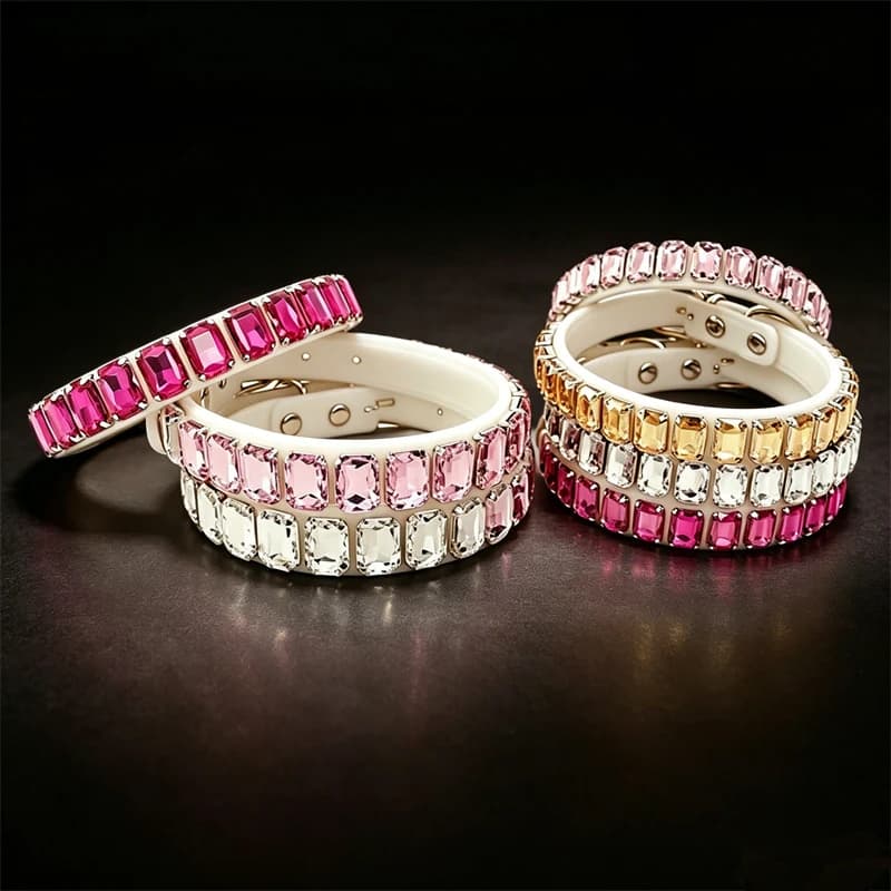 Collare per Cani con Strass Luccicanti, Collare per Gatti in Pelle PU Bianca, Collare per Animali Domestici con Cristalli Scintillanti, Regolabile per Cani, per Passeggiate Quotidiane e Decorazioni per Feste