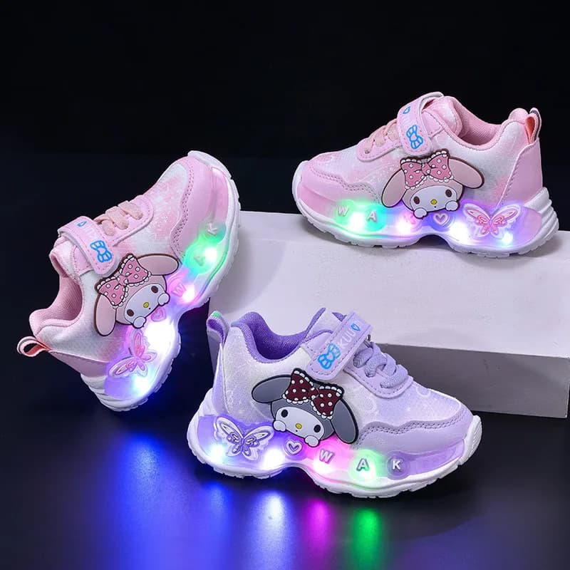 Scarpe Casual per Bambini Sanrio Kuromi, Nuovo Stile Sneakers con Luci LED, Stivali da Neve Impermeabili con Interno in Velluto, Scarpe Antiscivolo da Corsa per Bambini