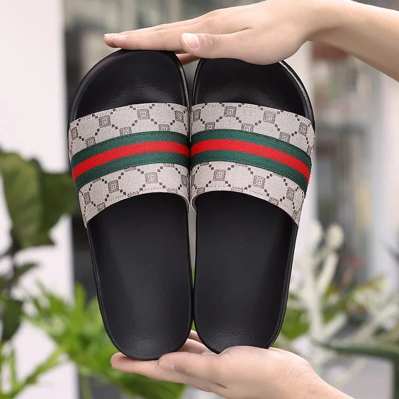 Ciabatte da uomo taglie forti con una fascia, alla moda per l'uso all'aperto, con fondo morbido antiscivolo, comode e casual