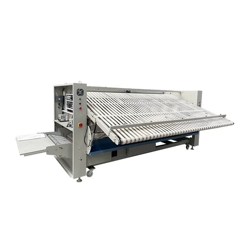 Macchina pieghevole automatica per la biancheria Fabbrica di lavaggio industriale Lenzuolo commerciale Copripiumino Attrezzatura pieghevole e da stiro