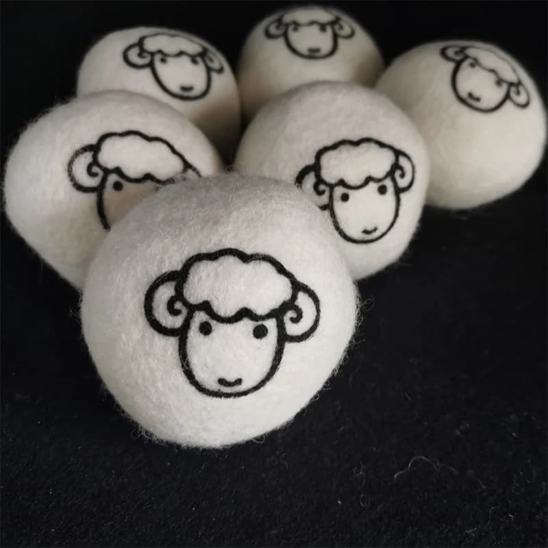 7cm Natural Wool Dryer Felt Ball with Cotton Case as Gift Anti-static Anti-wrinkle Wrap Ball