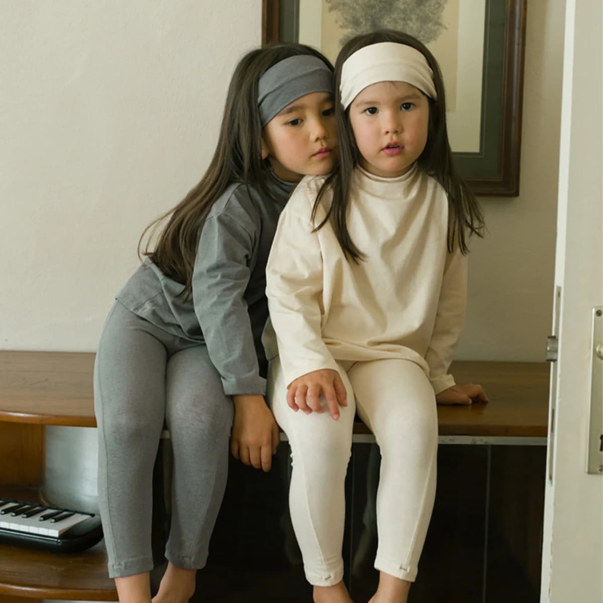 2025 Autunno Nuovi Leggings per bambini in cotone Neonate Pantaloni elasticizzati versatili Pantaloni casual per bambini solidi Pantaloni per bambini