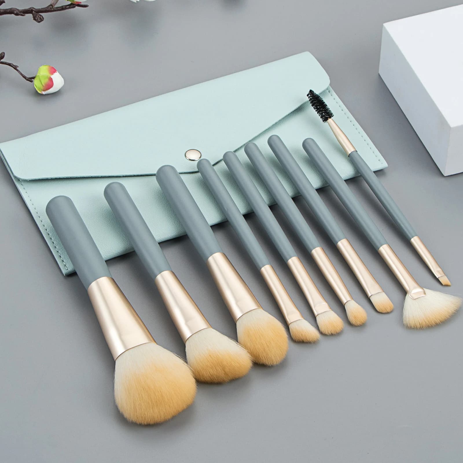 9Pcs Professional Face Eye Makeup Brushes with Snap Button Storage Bag for Daily Foundation Blush Eyebrow Application