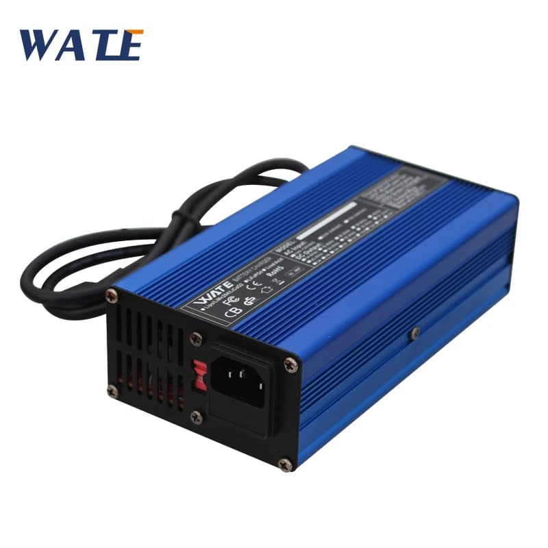 84 V 3A Caricatore 72 V Batteria Li-Ion Caricatore Astuto Utilizzato per 20 S 72 V Batteria Li-Ion Ad Alta Potenza con il Ventilatore Caso di Alluminio