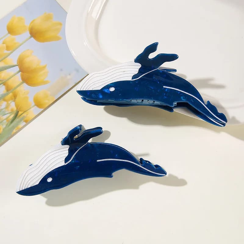 Blue whale-shaped hair clips in acetate for woman, animal-shaped hair clips, hair clips in the shape of marine creatures.