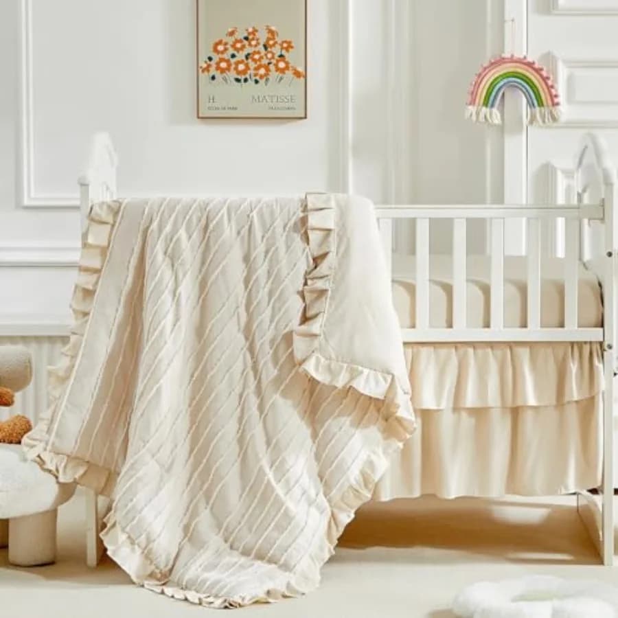 Set di Biancheria da Letto per Culla a 3 Pezzi con Strisce Trapuntate, Copripiumino con Frange e Volant, Lenzuolo con Angoli e Copriletto Morbido e Ricamato