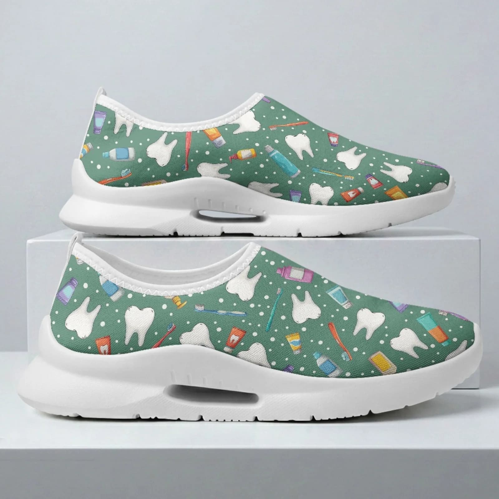 XIXIRIMIDO Women Slip-on Wide-toed Shoe Nurse Shoes Men's Sneakers and Casual Shoes Zapatillas de Mujer Soft Hospital Dentist