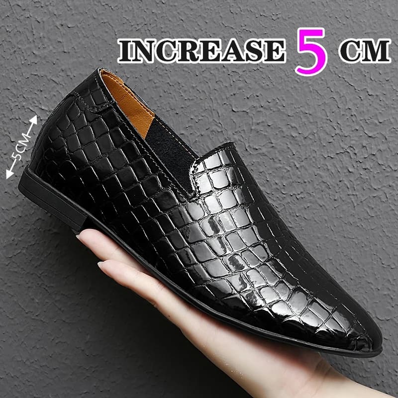 Uomini 2025 nuove scarpe con ascensore casual punta a punta altezza interna aumento scarpe in pelle solette 5 cm scarpe formali pigre moda sociale