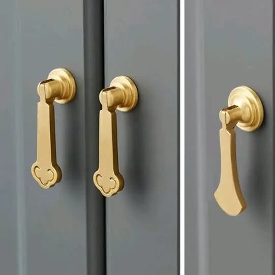 Ferramenta per mobili Maniglia moderna di lusso leggera con foro singolo Maniglia per armadio da cucina Maniglia a sospensione in oro Manopola per armadio per cassetto
