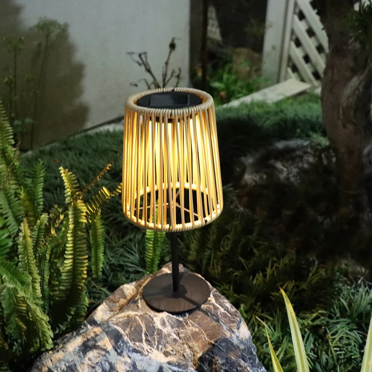 Hand-Woven Rattan Solar Table Lamp, Outdoor Decorative Lamp for Garden, Patio, Coffee Table & Desk Indoor Outdoor Use