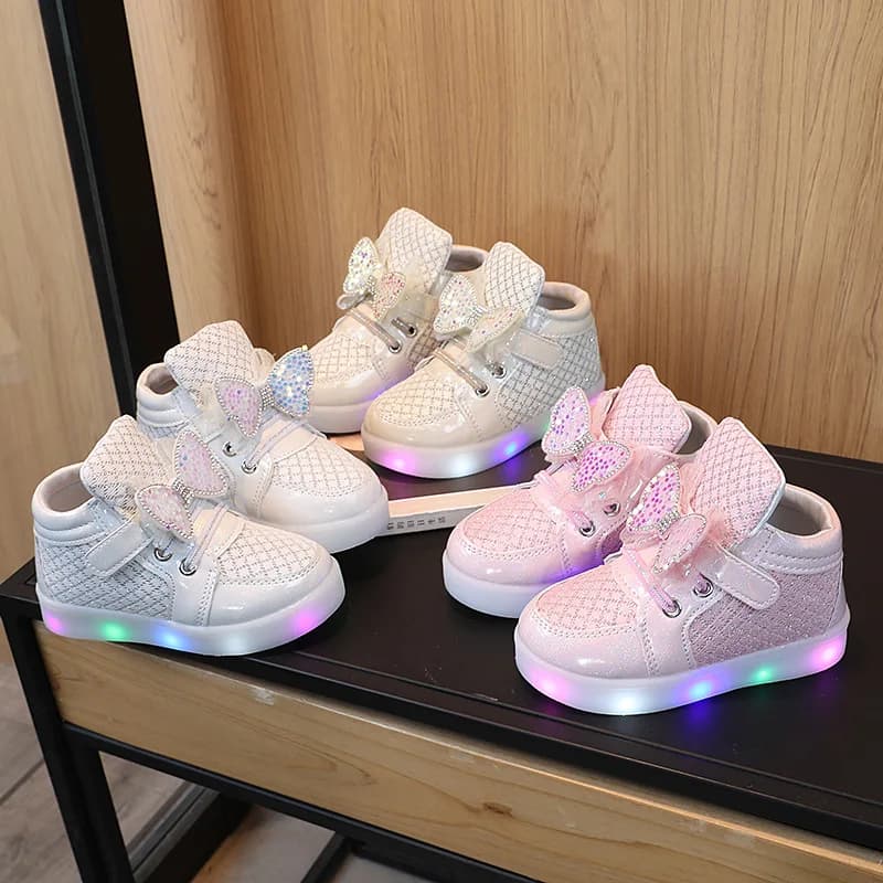 Kid Tennis 2025 Primavera e autunno Bambini Sneakers LED Ragazzi Scarpe luminose Bambini Neonate Scarpe da bambino con illuminazione luminosa