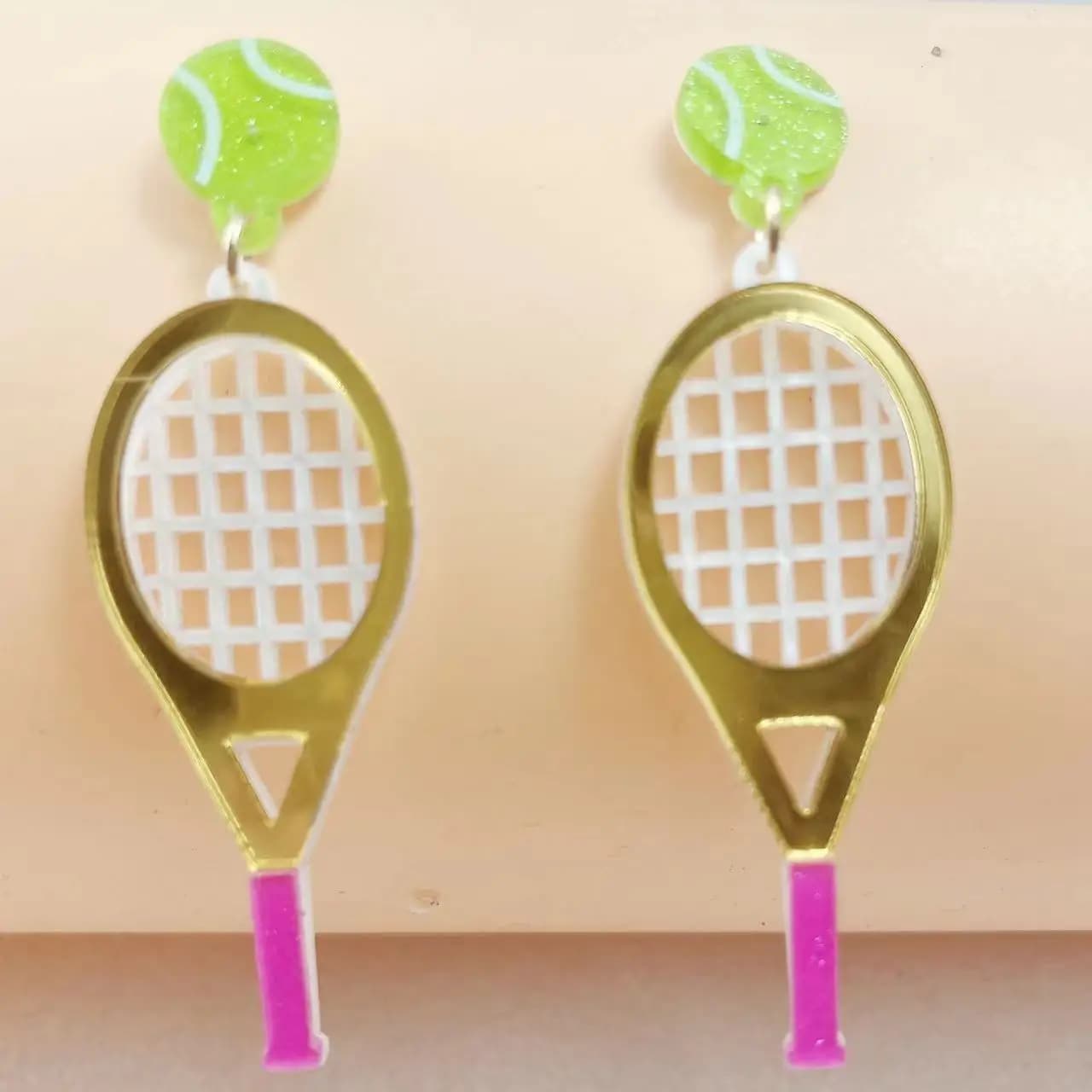1 paio di orecchini acrilici dal design creativo da baseball e da tennis orecchini esagerati con palla di moda tridimensionale personalizzati