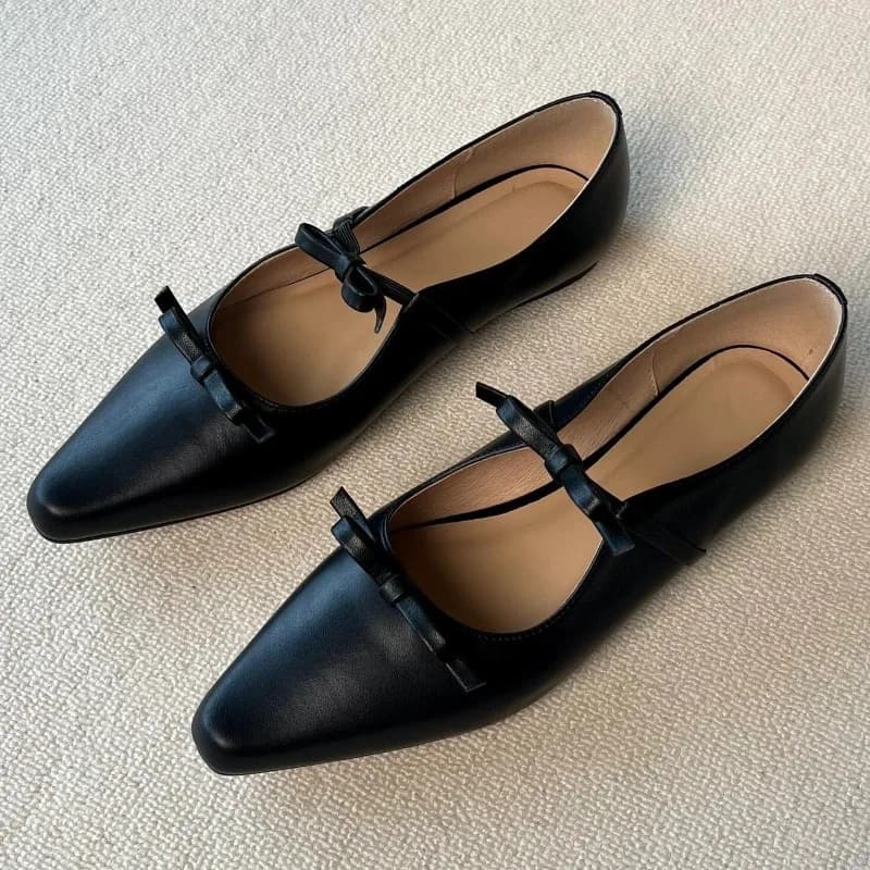 Black Moccasins with Decorative Bow, Fashionable Women's Shoes with Disposable Point, Comfortable Office Shoes in Soft Leather