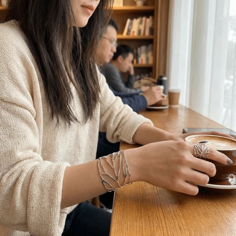 Trendy Elegant Hollow Leaf Bangle Stylish Vintage Open Bangle Ring Set Alloy Metal-style Retro Jewelry Set Special Occasions