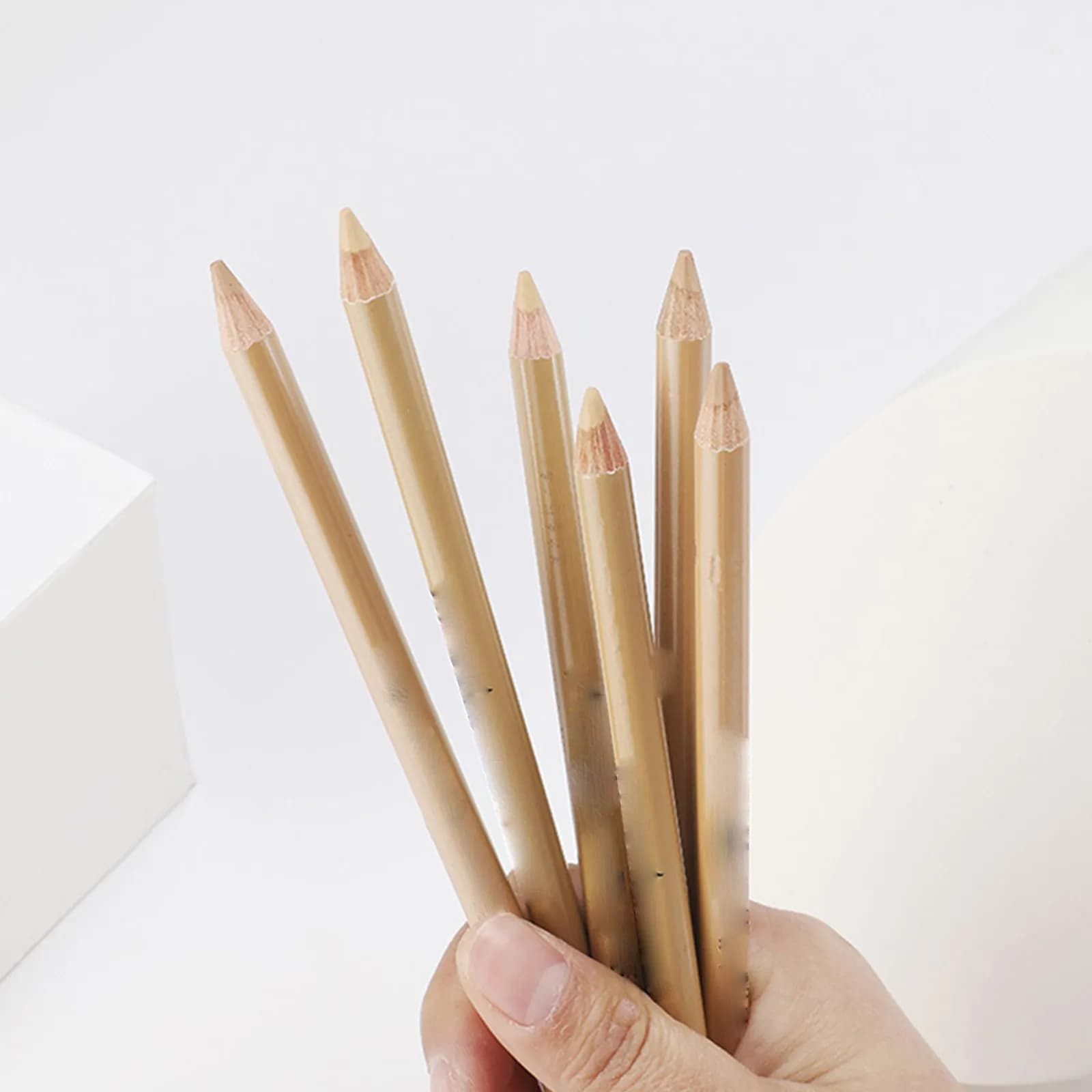 4 Pezzi Matita Correttore Trucco per Macchie, Cicatrici, Occhiaie, Effetto Illuminante, Portatile, Sicuro per la Pelle