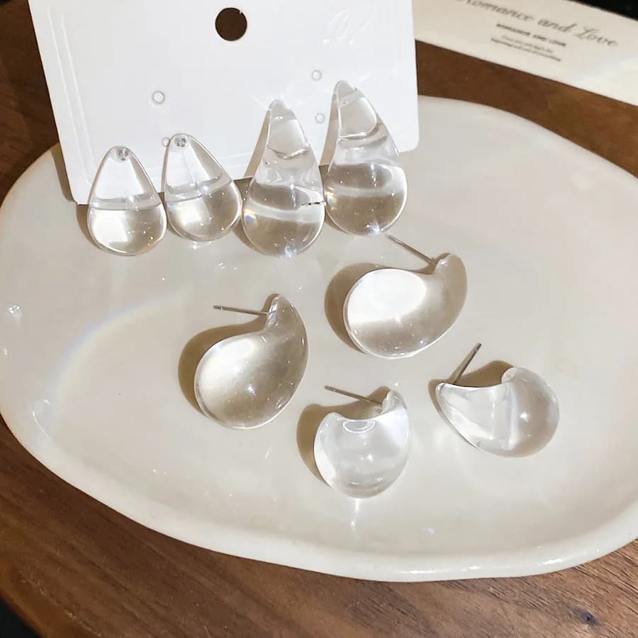 2026 New Clear Acrylic Water Drop Stud Earrings for Women Fashion Trendy Elegant Design Luxury High Grade Jewelry