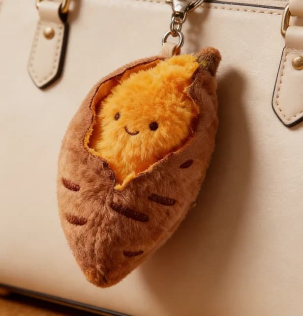 Nuovo Portachiavi Creativo a Forma di Patata Dolce Arrosto, Bambola di Peluche a Cartone Animato, Ciondolo Decorativo a Forma di Cibo Simulato, Accessori Regalo