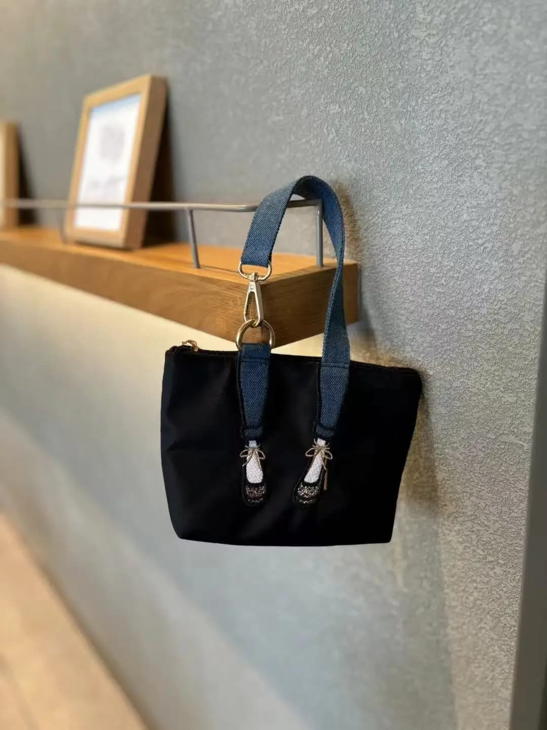 Borsa a tracolla in nylon impermeabile ricamata alla moda, accessorio da appendere per donna, borsa casual versatile per telefono, mini portamonete