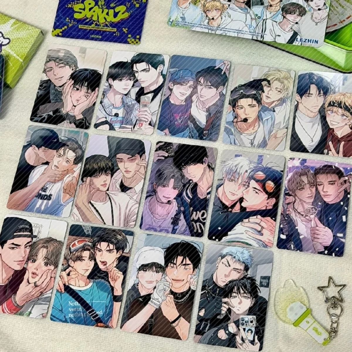 Set di 14 Fotocard di Idol Virtuali Coreani - Carte LOMO Laser di Personaggi Manga BL, Regalo Perfetto per Appassionati di Fumetti