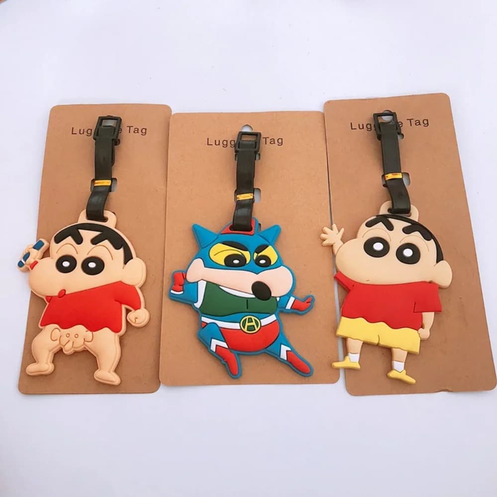 Kawaii Crayon Shin-chan Etichette per bagagli da viaggio Porta etichette per indirizzo bagaglio portatile Regali di moda anime 2025