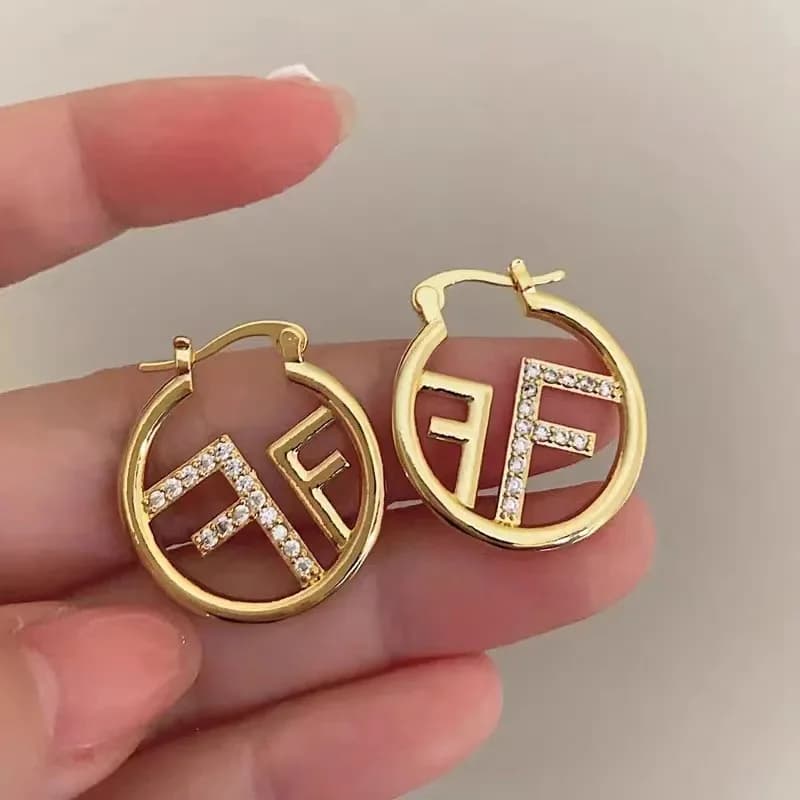 Nuovi orecchini di lusso con lettera F 2025, design di nicchia di alta gamma, orecchini personalizzati dal temperamento raffinato, gioielli con chiusura a clip, idea regalo