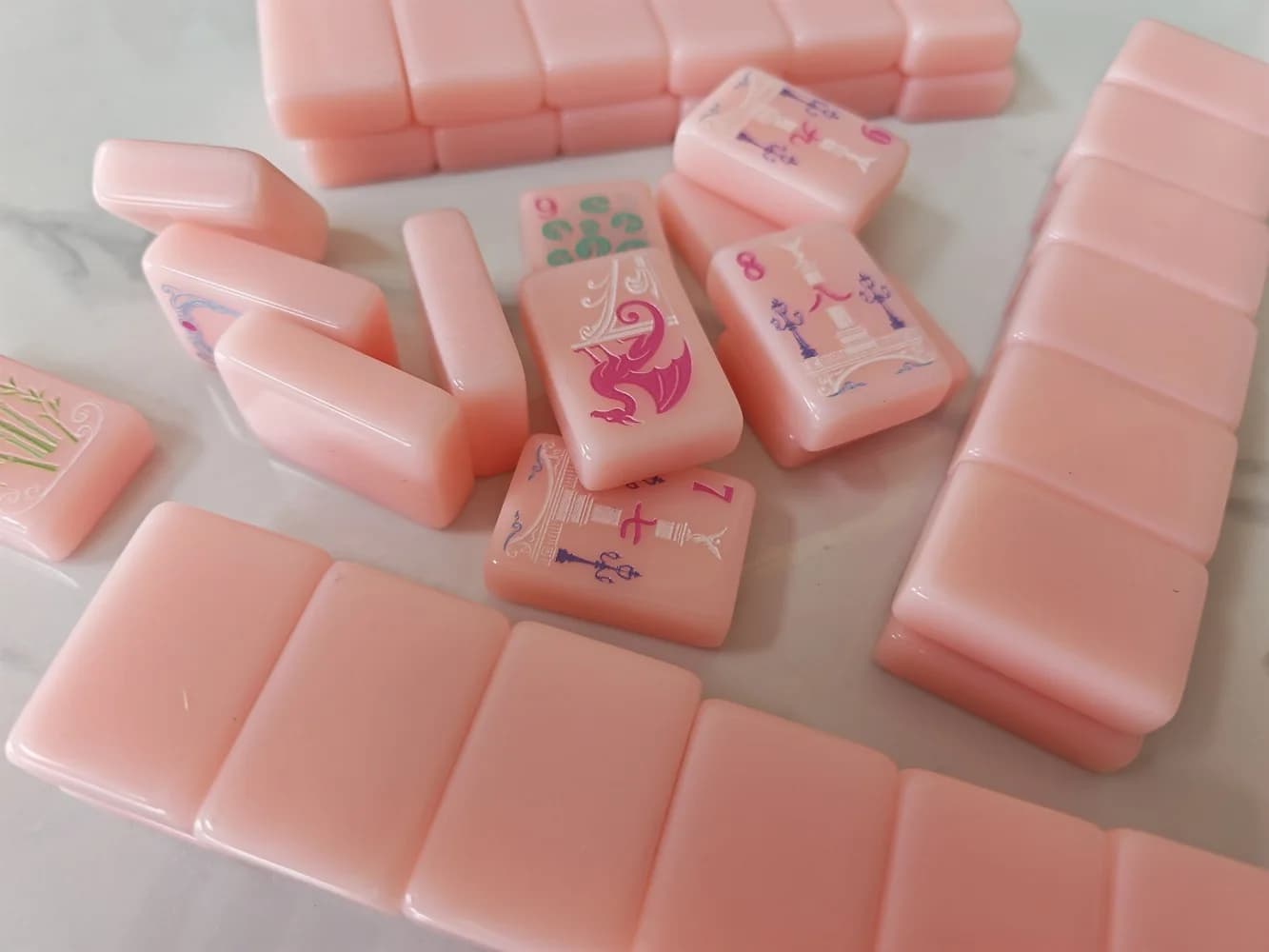 Nuovo Set di Tessere Mahjong Americano in Acrilico Rosa 2026 - 160 Tessere, Materiale Premium, Gioco per Famiglie e Intrattenimento da Viaggio