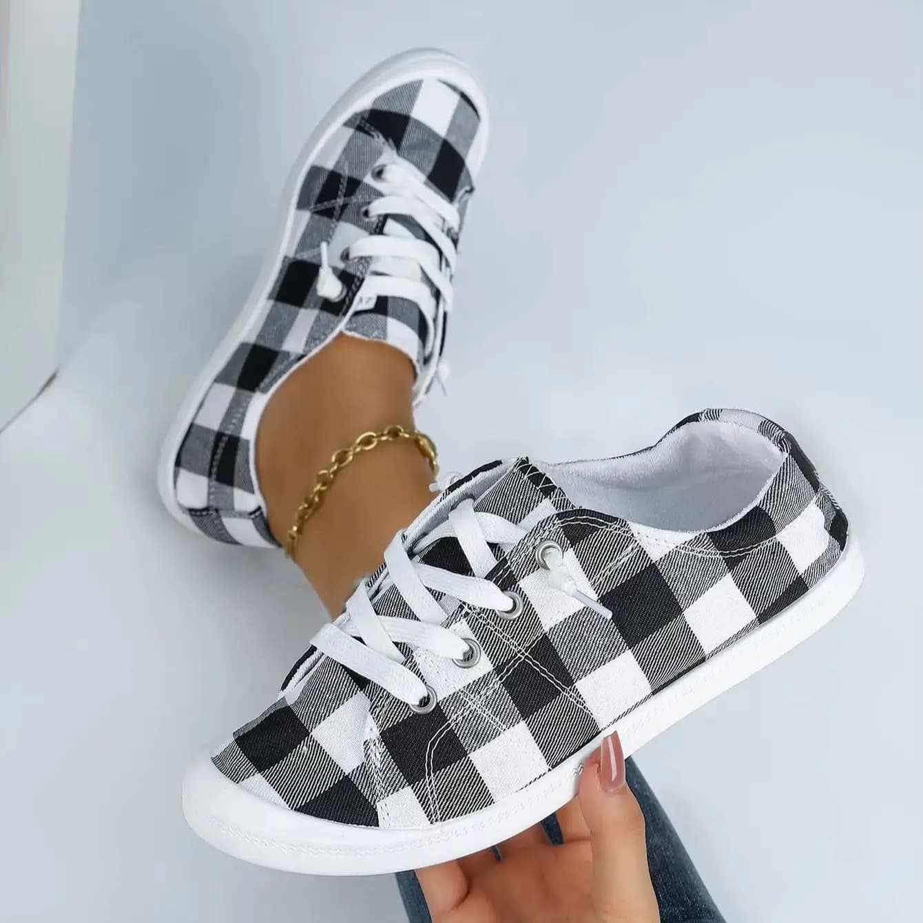 Sneakers Minimaliste Slip-On a Quadri Buffalo - Tela Traspirante, Design Facile da Indossare e Togliere
