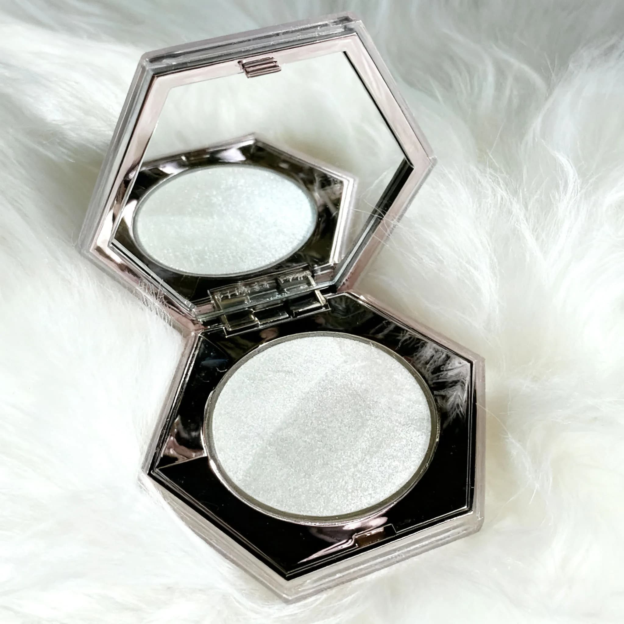 Celebrity Style High Gloss Cosmetics Diamond Highlight Pearlescent Brighten Facial Features Contour The Face Makeup Products INS