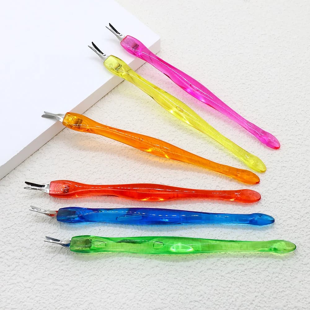 5 pz Spingipelle Gomma Trimmer Unghie Forniture Per Professionale A Forma di V Cuticola Trim Manicure Pedicure Pelle Morta Forcella rimozione