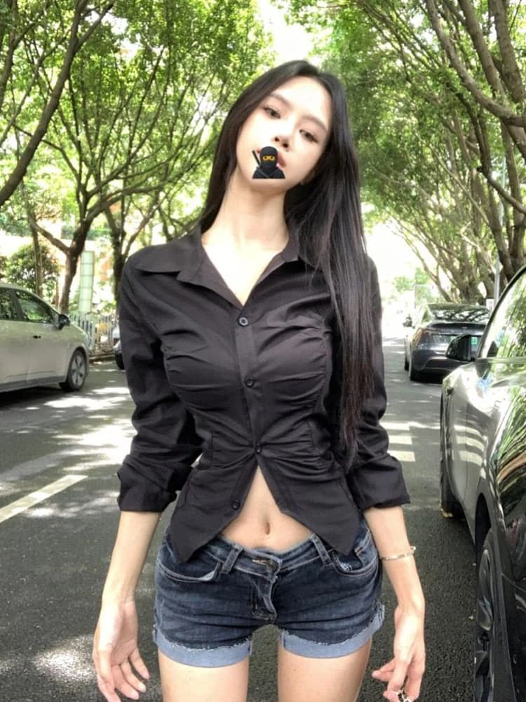2025 Camicie nere da donna slim sexy autunno stile coreano abbottonate crop top camicia a maniche lunghe con colletto rovesciato