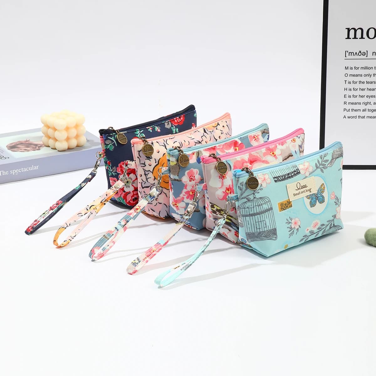 Borsa per cosmetici in tessuto impermeabile da donna alla moda Borsa da toilette da viaggio multifunzionale per la cura della pelle Borsa per la conservazione dei prodotti Con cinturino