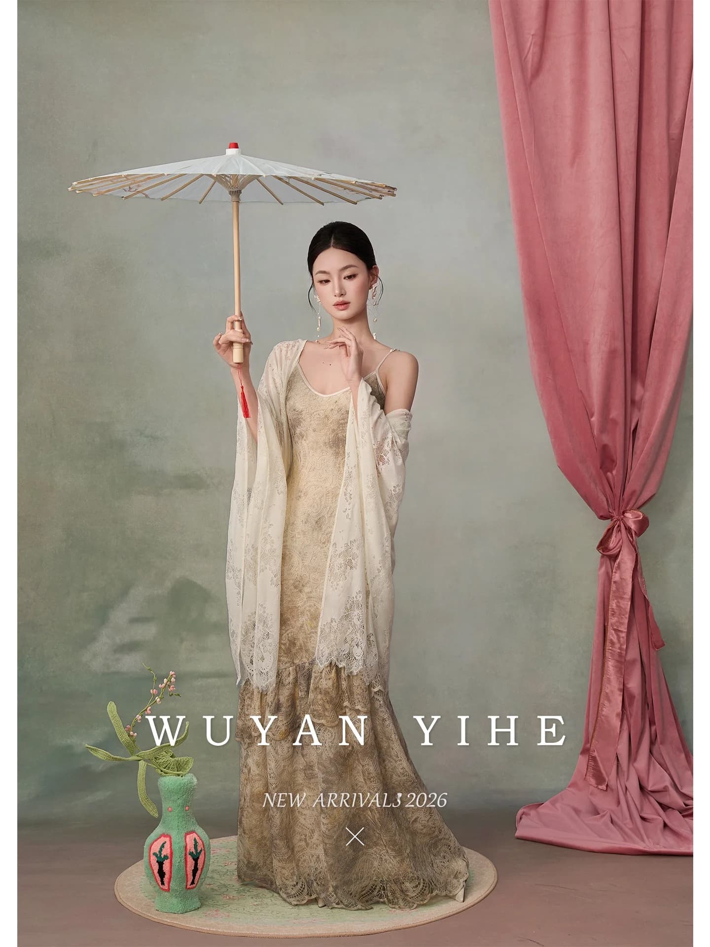 Luxury and Discreet Fashion Set for Women: Silk and Cotton Jacket with Embroidery Wild Swift Fairy Trace and Dress with Spalline in Cotton Lace