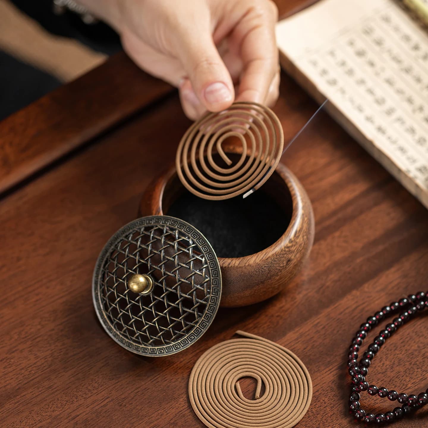 Walnut Wood Incense Burner, Suitable for Coil Incense, Stick Incense, and Cone Incense, a Decorative Piece for Tea Rooms, Offices, Living Rooms, and Study Rooms