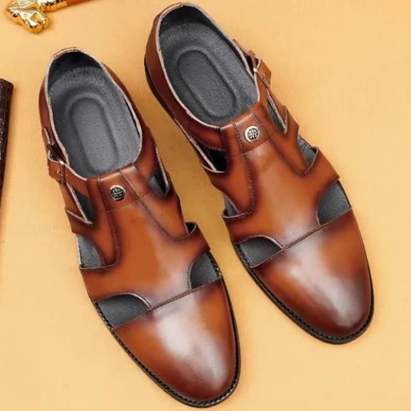 Nuovo Stile Estivo: Sandali Romani da Uomo in Pelle di Vacchetta Traspirante, con Punta Coperta e Strisce, Scarpe Casual Eleganti con Fibbia, Marrone