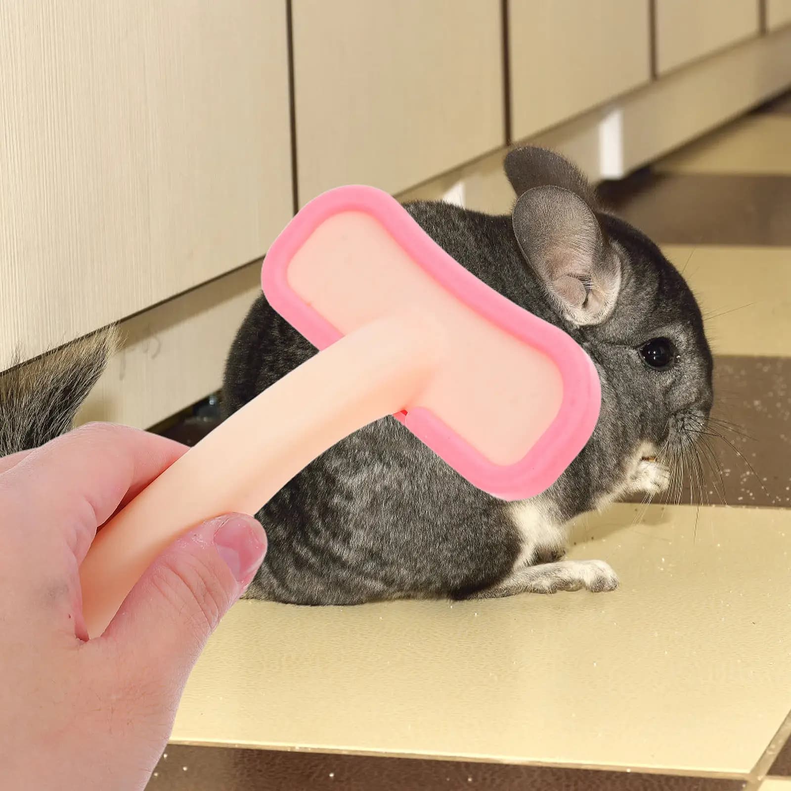 Spazzola per la toelettatura dei conigli, rosa, piccola, in morbido silicone, pettine per animali domestici, per conigli e porcellini d'India, strumento per il bagno e il massaggio, per la rimozione del pelo e la toelettatura