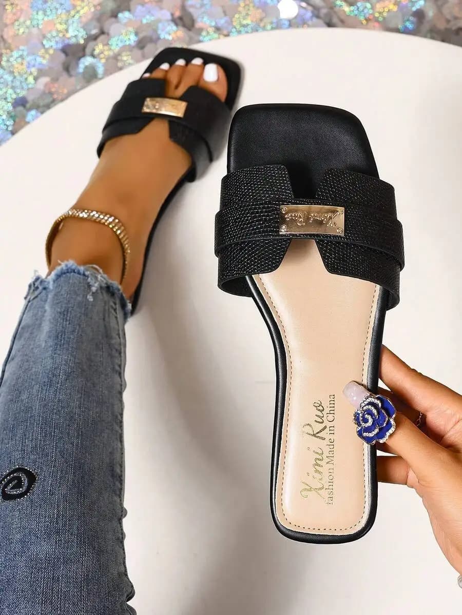 Spring/Summer New Fashion Casual Strap Slide Sandals, Women Comfortable Flat Slip-On Beach Slippers, Minimalist Design, Versatil