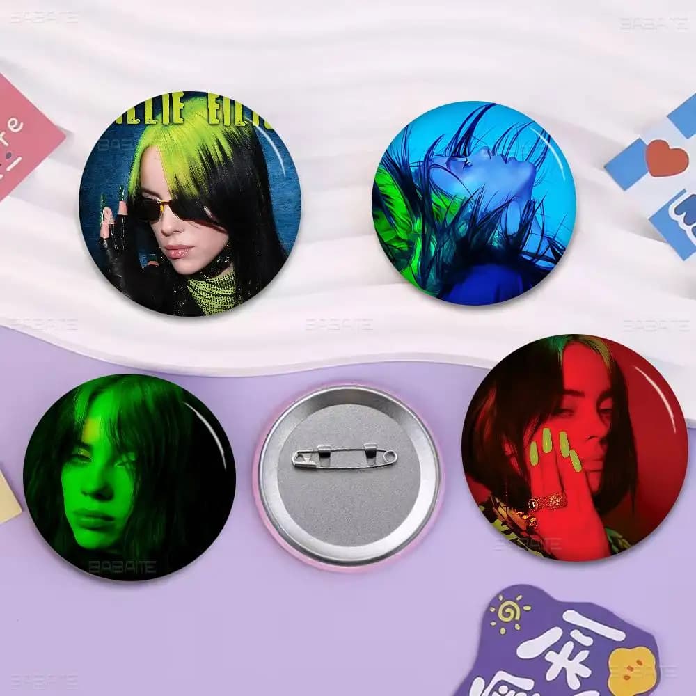 Spilla Artigianale da 58mm di Billie Eilish, Stile Cartone Animato, per Cosplay, da Applicare su Zaino, Accessorio Gioiello, Regalo