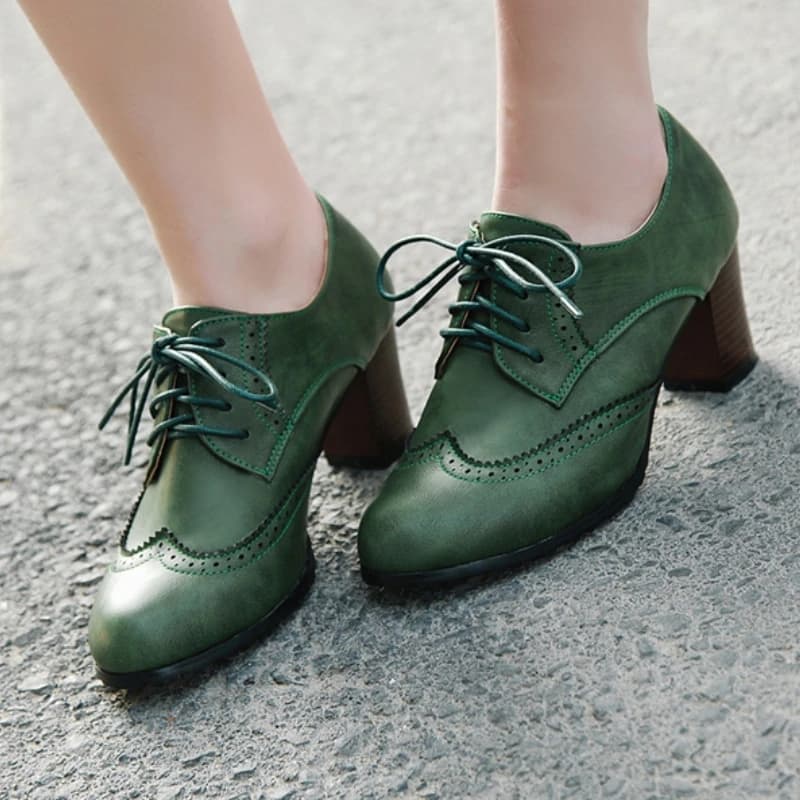 Scarpe fannullone con tacco alto da donna vintage Nuovo 2025 Lace-up Nero Bianco Verde Calzature con tacco Scarpe da ufficio Scarpe da donna di grandi dimensioni