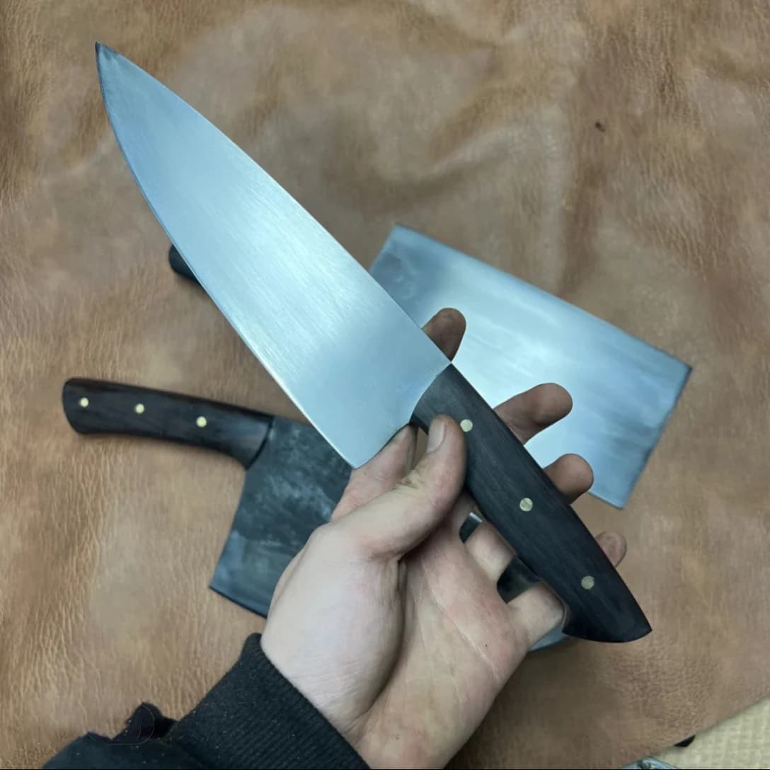 Coltello da chef da 8,3 pollici Lama in acciaio legato in polvere Manico in legno Affettare verdure Mannaia Carne Coltello da cucina giapponese Personalizzabile